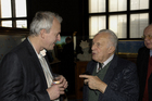 Friedrich Schaller im Gespräch mit Manfred Christ im Naturhistorischen Museum im Jahr 2007  bei einer Starmühlner-Gedenkveranstaltung. Foto: Kurt Kracher