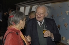 Friedrich Schaller im Gespräch mit Ulrike Aspöck. Naturhistorisches Museum, November 2007. Foto Kurt Kracher