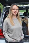 Esther Ockermüller bei der Überführung der Sammlung Josef Gusenleitner 2023 ins Linzer Biologiezentrum. Foto F. Gusenleitner