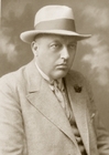 Erler, Emil (?–?) – Director of the Landes -
kulturrat Tirol; later first Kammeramtsdirektor
der Landwirtschaftskammer Tirol, Innsbruck. (aus Šimůnek, Ruckenbauer & Hoßfeld (2014): Folia Mendeliana 50/2)