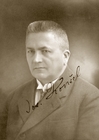 Konšel, Josef (1875–1958) – Professor of Plant
Breeding at the University of Agriculture,
Brno, Moravia. (aus Šimůnek, Ruckenbauer & Hoßfeld (2014): Folia Mendeliana 50/2)