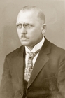 Raum, Hans (Johannes) (1883–1976) –
Professor of Plant Breeding and Grassland
Sciences at the Landwirtschaftliche
Hochschule, Weihenstephan. (aus Šimůnek, Ruckenbauer & Hoßfeld (2014): Folia Mendeliana 50/2)
