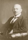 Tischler, Georg Friedrich Leopold
(1878–1955) – Professor of Botany at the
Christian-Albrechts-Universität, Kiel. (aus Šimůnek, Ruckenbauer & Hoßfeld (2014): Folia Mendeliana 50/2)