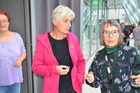 Susanne Mickler. Maria Schwarz Inge Illich. Entomologentagung Linz Schlossmuseum November 2025. Foto F. Gusenleitner