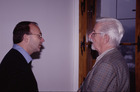 Wilhelm Leditznig und Dr. Theodor Mebs (re.); 3. Tagung für Greifvogel- und Eulenforschung, Linz, Schloßmuseum; 23.-25. Oktober 1998