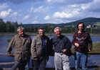 Karel Spitzer, Franz Lichtenberger, Herbert Brandstetter und  Josef Jaros, Südböhmen Umg. Kvilda Chalupsa siat 24.6.1997; Foto: Archiv Franz Lichtenberger