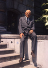 Univ.-Prof. Dr. Karl Eduard Schedl vor der damaligen Hochschule für Bodenkultur in Wien, Juni 1968