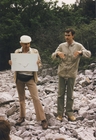 Exkursion in den Triester Karst, Juni 1982. Wolfgang Schedl links mit Pietro Brandmayr (damals Universität Triest, heute Università della Calabria) beim Erklären einer gut untersuchten Doline und ihrer Fauna